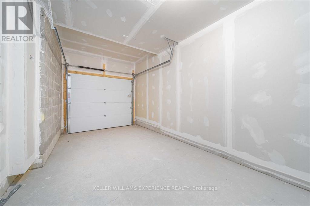 32 Fairlane Avenue, Barrie (Painswick North), Ontario  L9J 0M9 - Photo 23 - S12838600