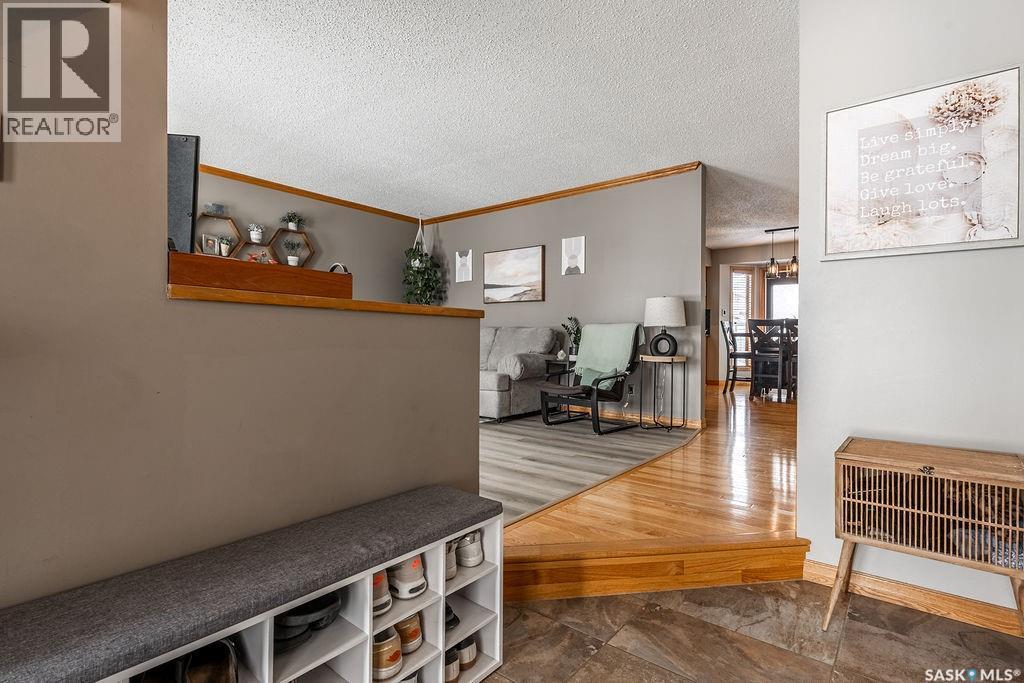 326 Bornstein Crescent, Saskatoon, Saskatchewan  S7N 3Y3 - Photo 3 - SK029579
