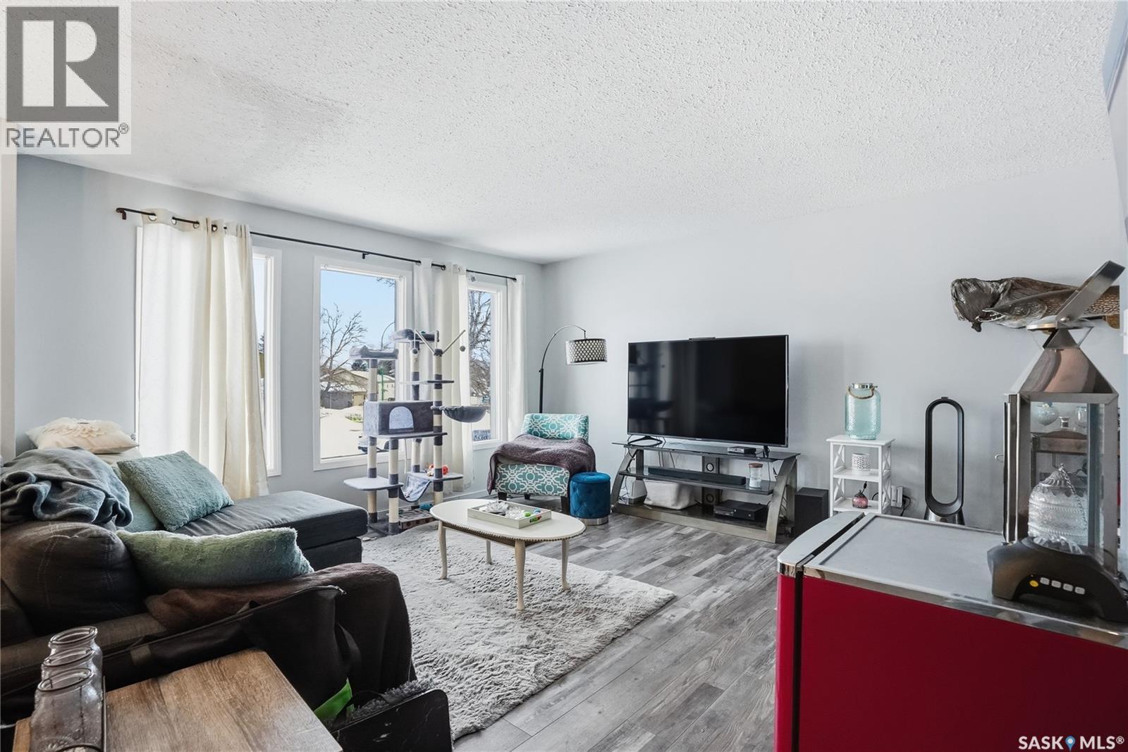 3317 Eagle Crescent, Prince Albert, Saskatchewan  S6V 7R1 - Photo 3 - SK029521