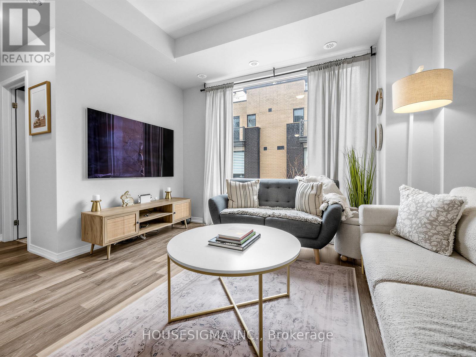 139 - 34 Fieldway Road, Toronto, Ontario M8Z 3L2 - Photo 2 - W12838468