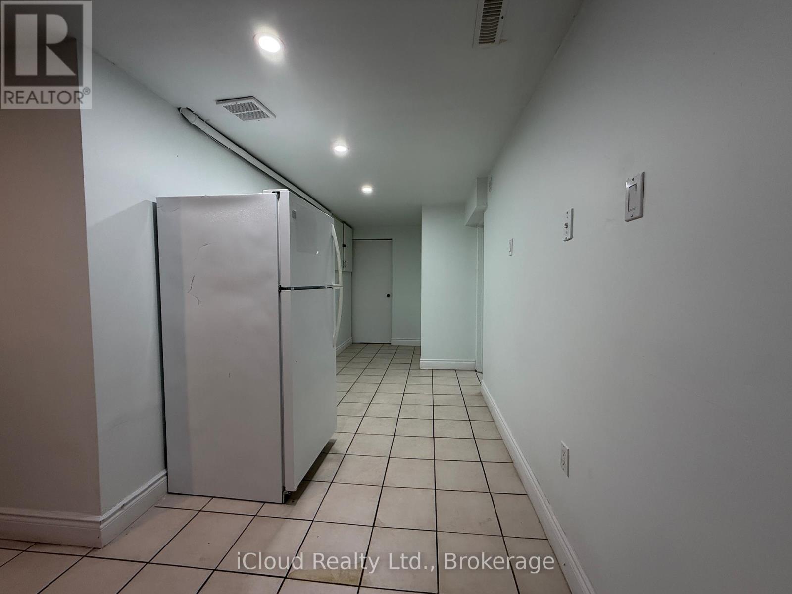 Basement - 41 Manitou Crescent N, Brampton, Ontario  L6S 2Z6 - Photo 14 - W12838502