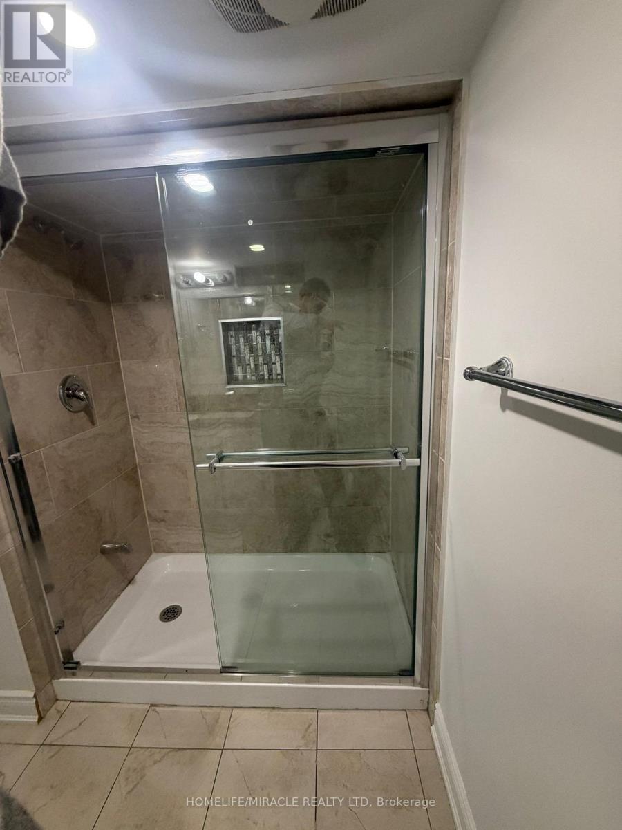 98 Speedwell Street, Brampton, Ontario  L6X 5H1 - Photo 10 - W12838522