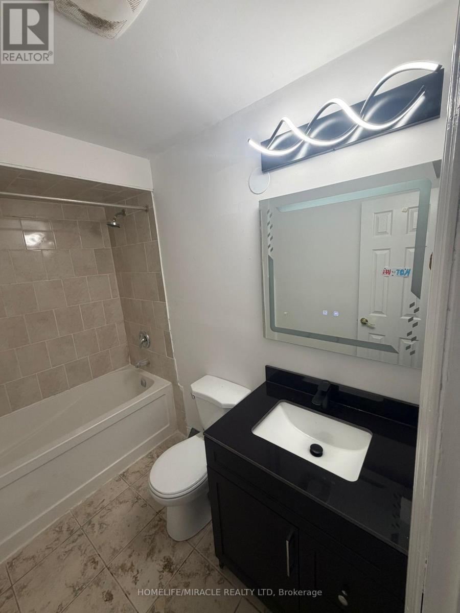 98 Speedwell Street, Brampton, Ontario  L6X 5H1 - Photo 11 - W12838522