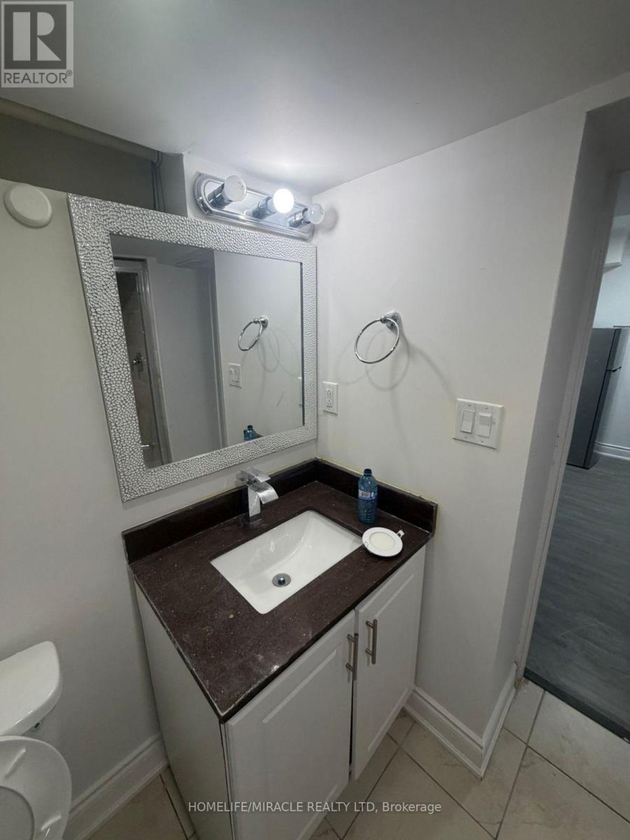 98 Speedwell Street, Brampton, Ontario  L6X 5H1 - Photo 12 - W12838522