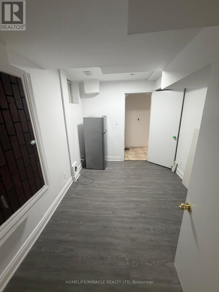 98 Speedwell Street, Brampton, Ontario  L6X 5H1 - Photo 5 - W12838522