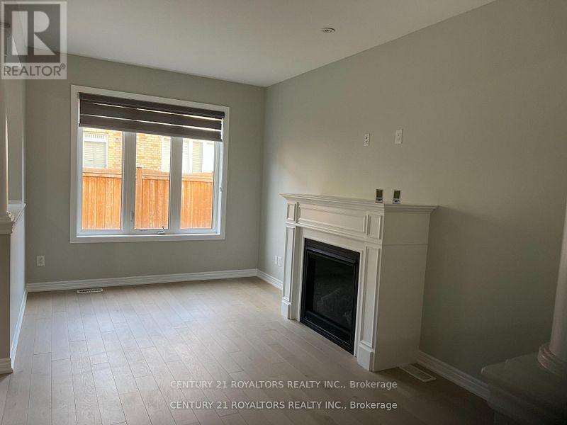 12 Foliage Drive, Brampton, Ontario  L7A 0B6 - Photo 8 - W12838532