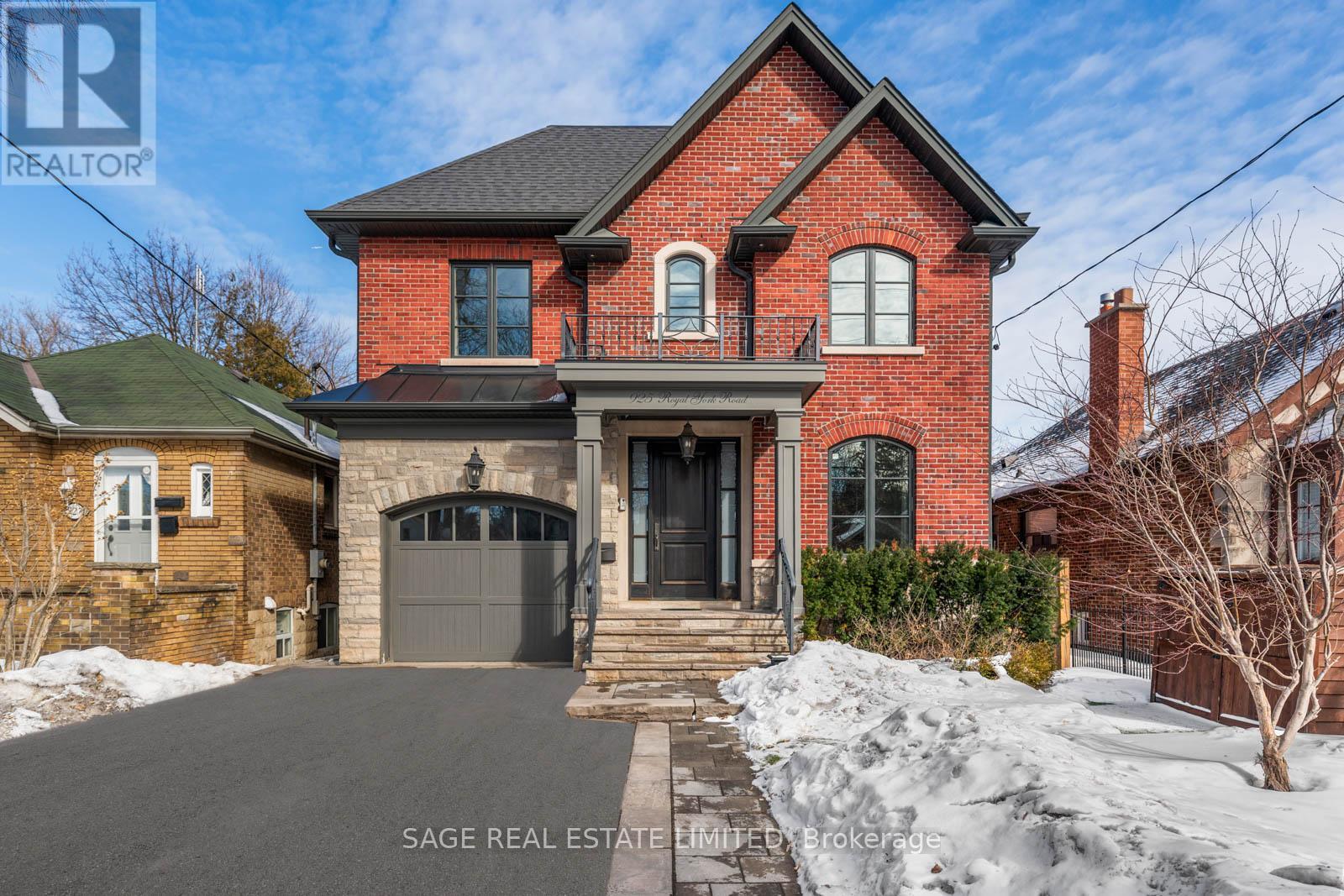 925 ROYAL YORK ROAD, toronto (stonegate-queensway), Ontario