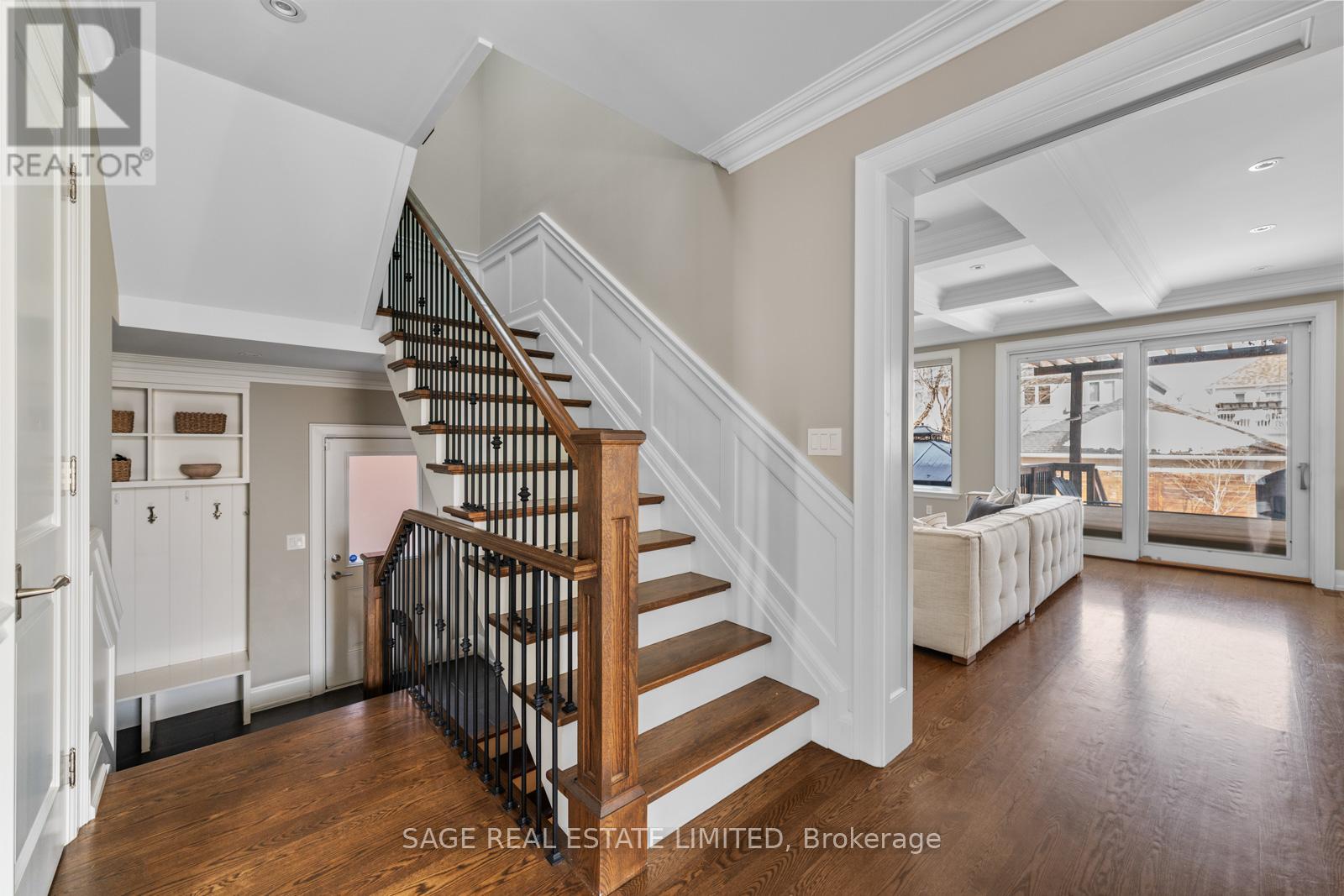 925 Royal York Road, Toronto (Stonegate-Queensway), Ontario  M8Y 2V8 - Photo 10 - W12838594