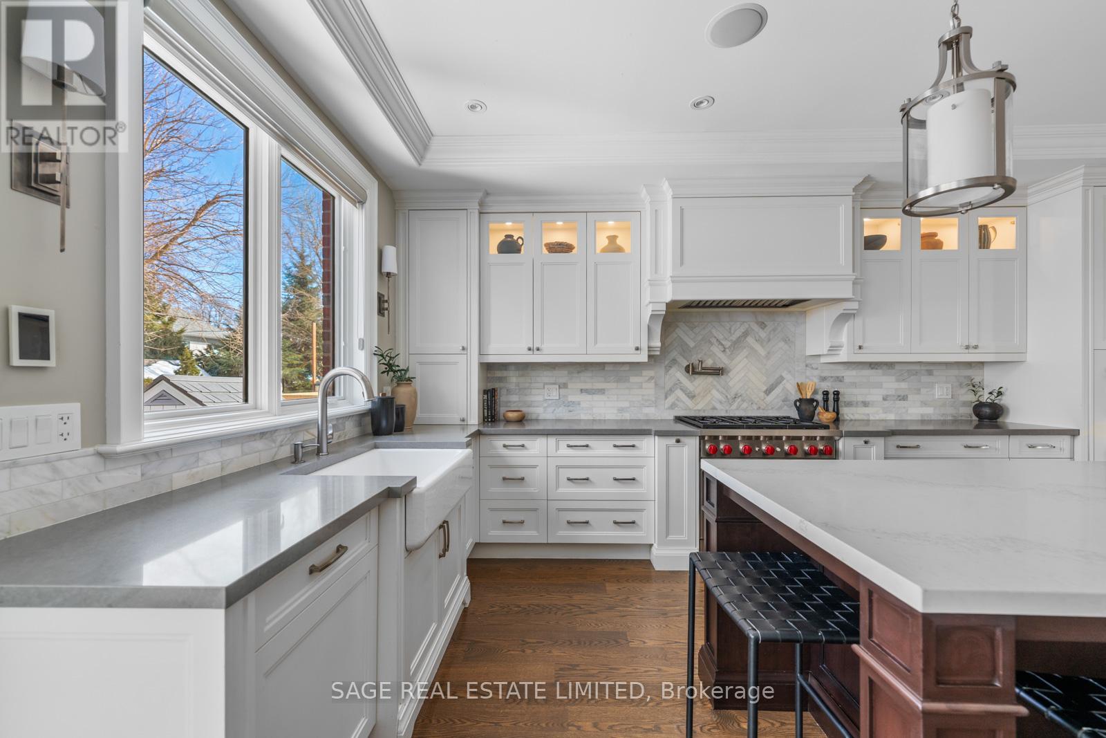 925 Royal York Road, Toronto (Stonegate-Queensway), Ontario  M8Y 2V8 - Photo 15 - W12838594