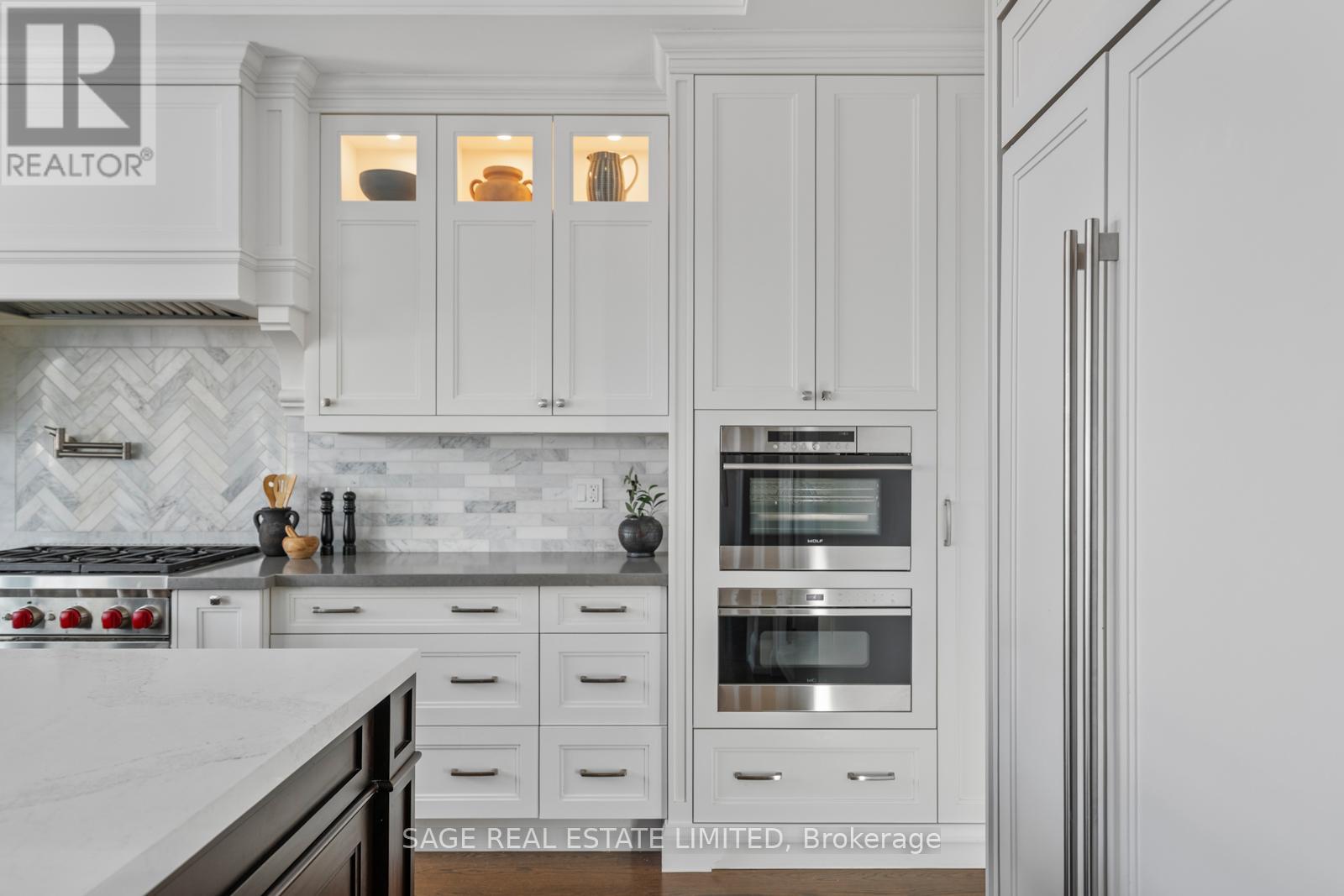 925 Royal York Road, Toronto (Stonegate-Queensway), Ontario  M8Y 2V8 - Photo 17 - W12838594