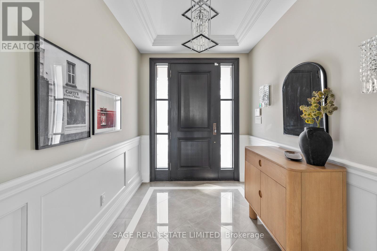 925 Royal York Road, Toronto (Stonegate-Queensway), Ontario  M8Y 2V8 - Photo 2 - W12838594