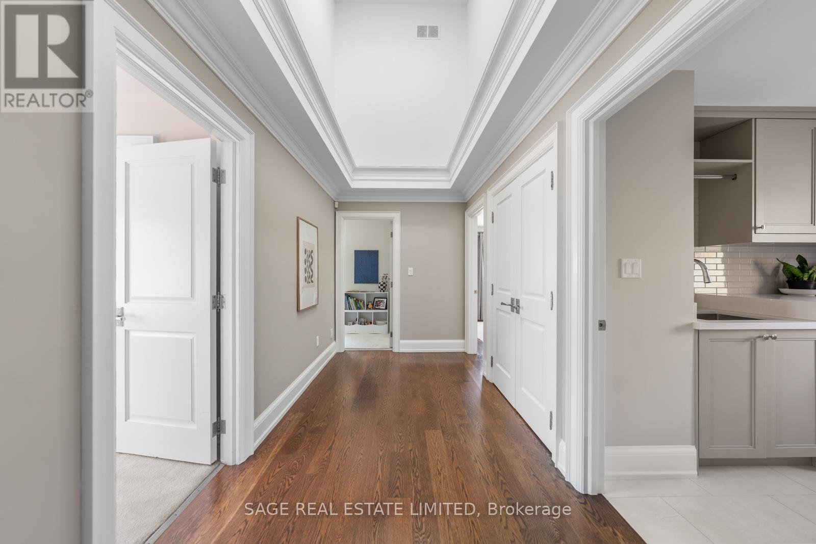 925 Royal York Road, Toronto (Stonegate-Queensway), Ontario  M8Y 2V8 - Photo 21 - W12838594