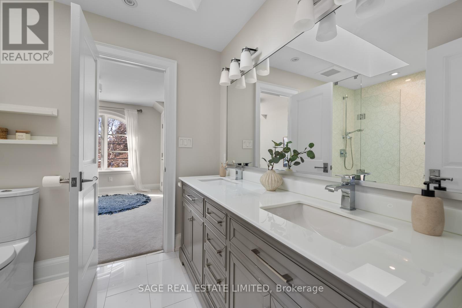 925 Royal York Road, Toronto (Stonegate-Queensway), Ontario  M8Y 2V8 - Photo 25 - W12838594