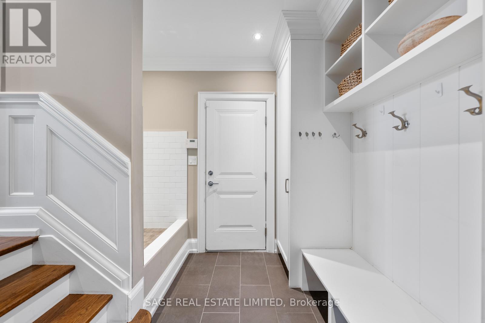 925 Royal York Road, Toronto (Stonegate-Queensway), Ontario  M8Y 2V8 - Photo 39 - W12838594