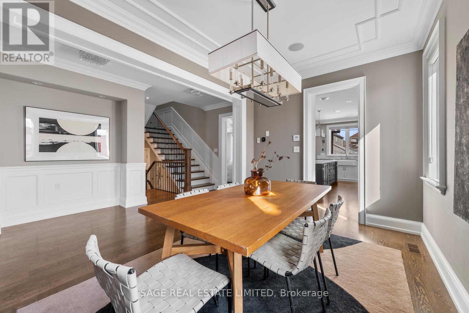 925 Royal York Road, Toronto (Stonegate-Queensway), Ontario  M8Y 2V8 - Photo 9 - W12838594