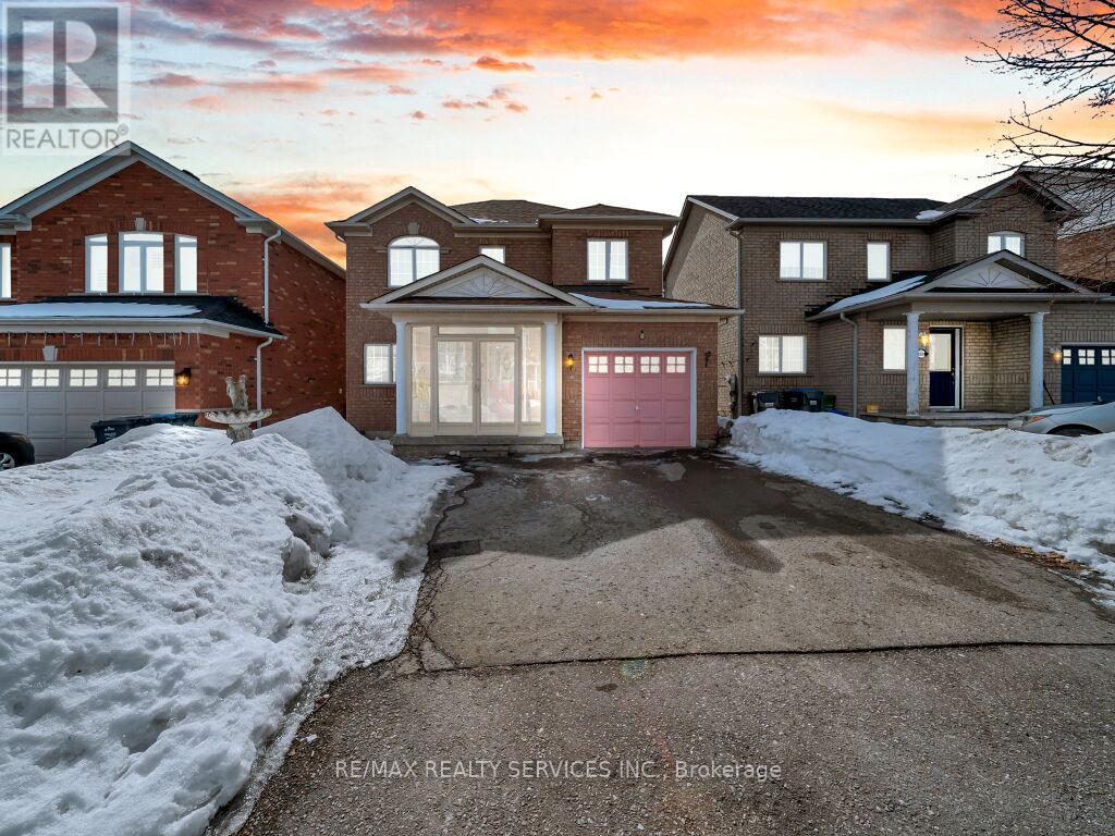118 QUEEN MARY DRIVE, Brampton, Ontario