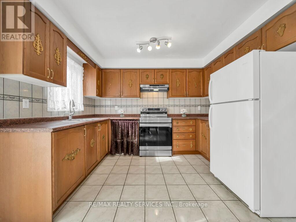 118 Queen Mary Drive, Brampton, Ontario  L7A 2R5 - Photo 15 - W12838610