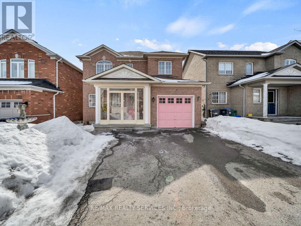 118 Queen Mary Drive, Brampton, Ontario  L7A 2R5 - Photo 2 - W12838610