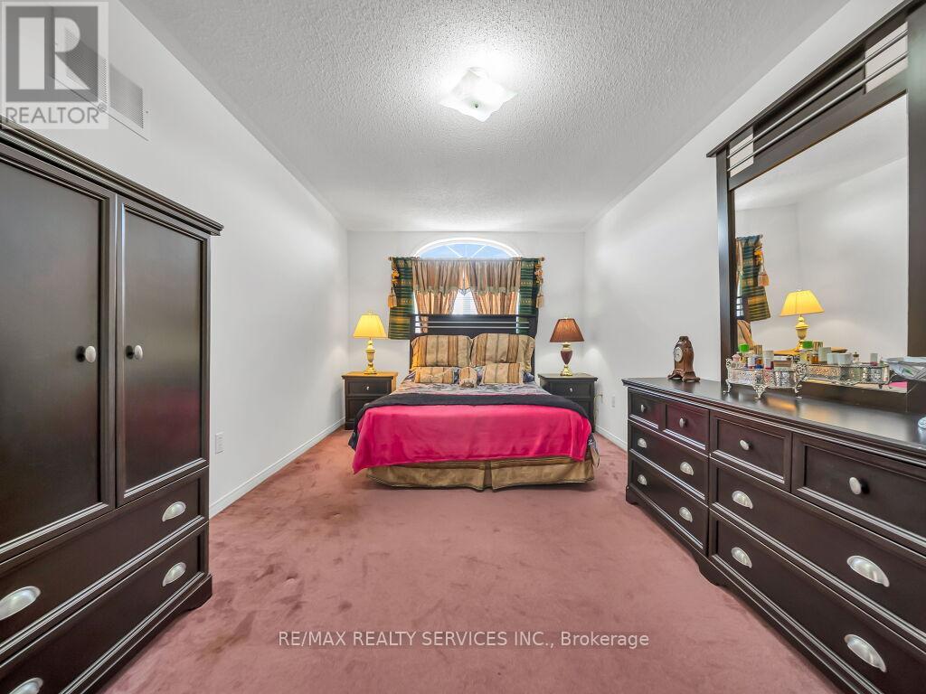 118 Queen Mary Drive, Brampton, Ontario  L7A 2R5 - Photo 20 - W12838610