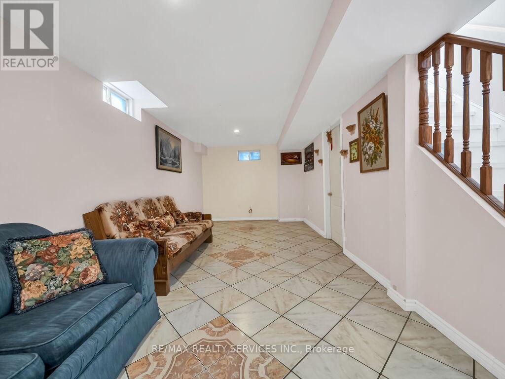 118 Queen Mary Drive, Brampton, Ontario  L7A 2R5 - Photo 32 - W12838610