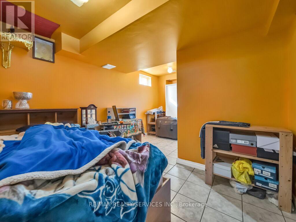 118 Queen Mary Drive, Brampton, Ontario  L7A 2R5 - Photo 34 - W12838610