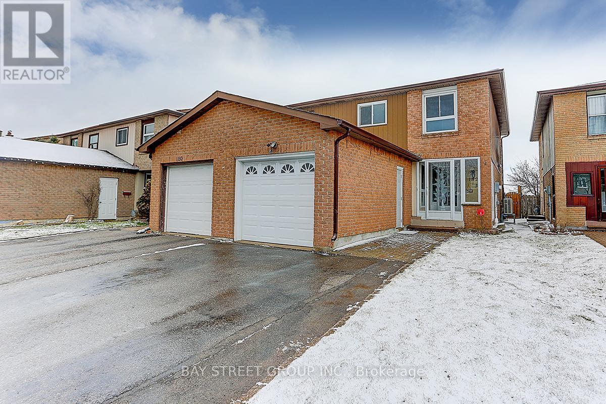 182 Risebrough Circuit, Markham, Ontario  L3R 3E3 - Photo 2 - N12813876