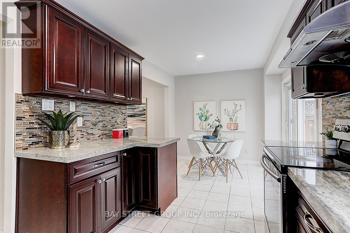 182 Risebrough Circuit, Markham, Ontario  L3R 3E3 - Photo 23 - N12813876