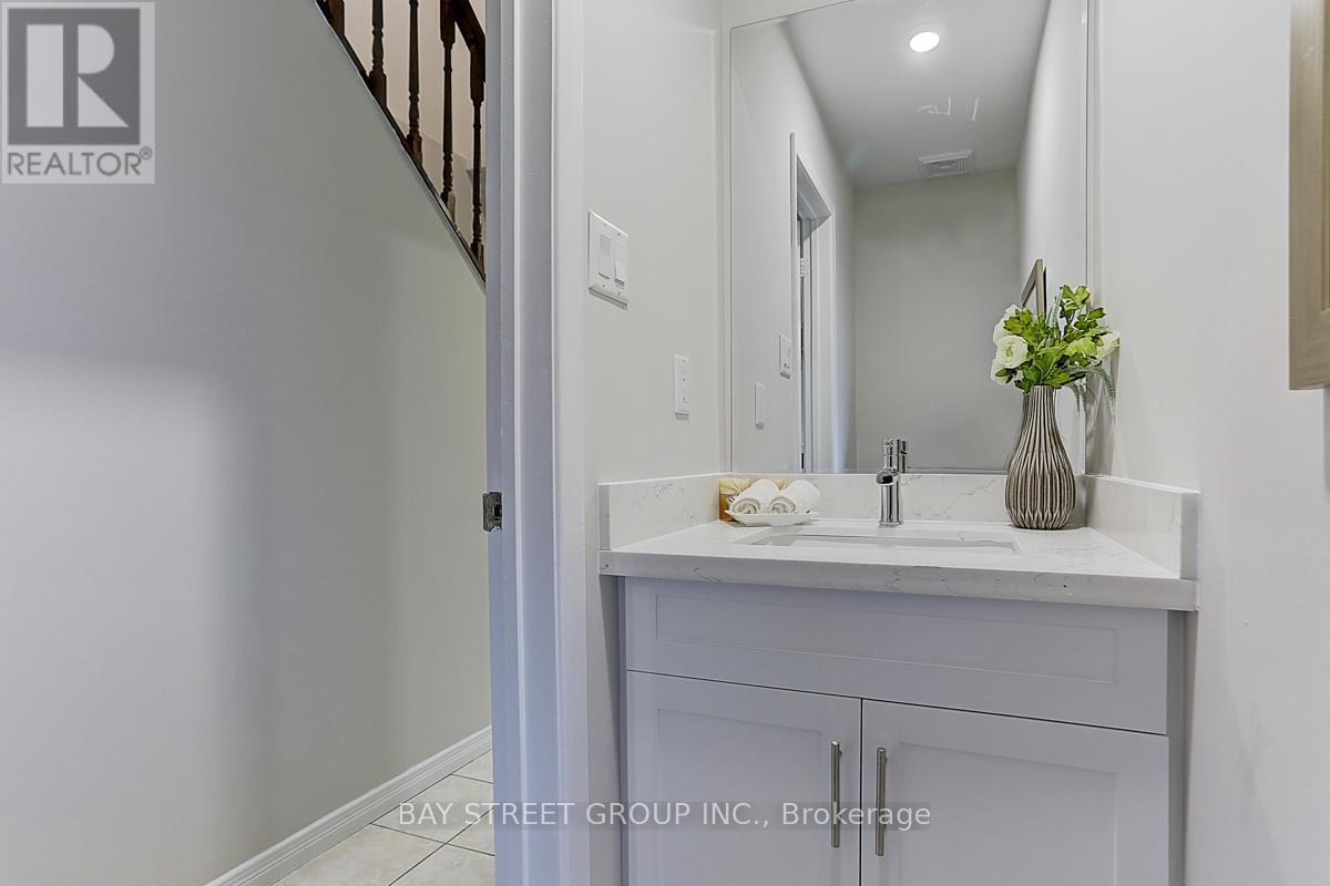 182 Risebrough Circuit, Markham, Ontario  L3R 3E3 - Photo 24 - N12813876