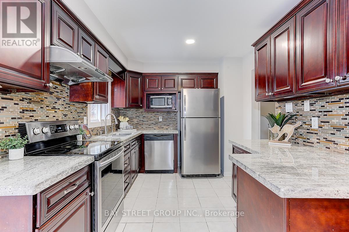 182 Risebrough Circuit, Markham, Ontario  L3R 3E3 - Photo 20 - N12813876