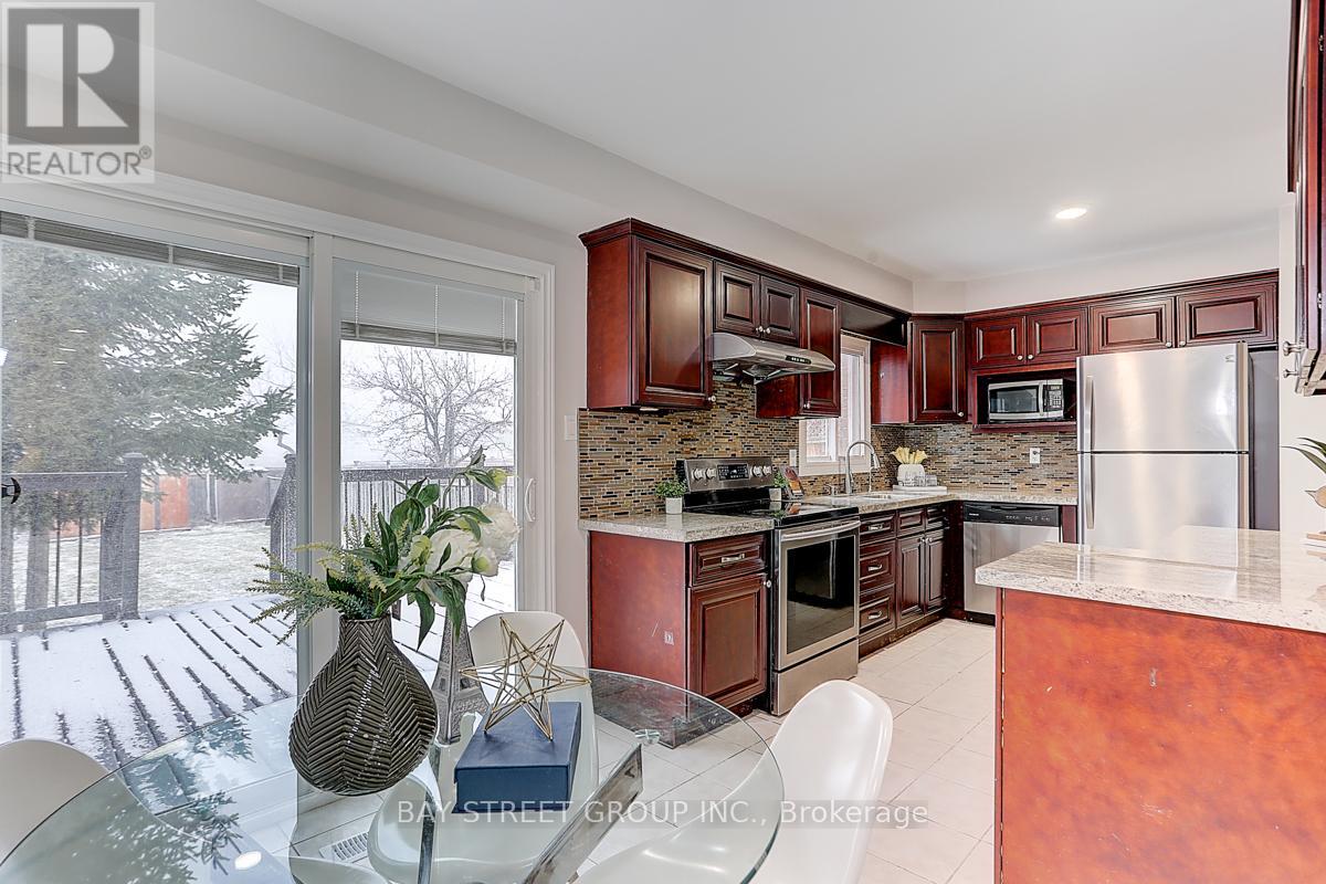 182 Risebrough Circuit, Markham, Ontario  L3R 3E3 - Photo 18 - N12813876