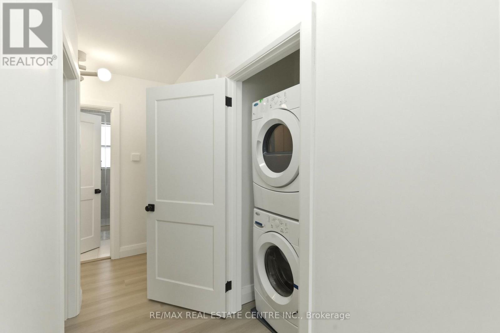 Apt. A (Upper) - 70 Beaverbrook Avenue, Toronto, Ontario  M9B 2N6 - Photo 14 - W12810348