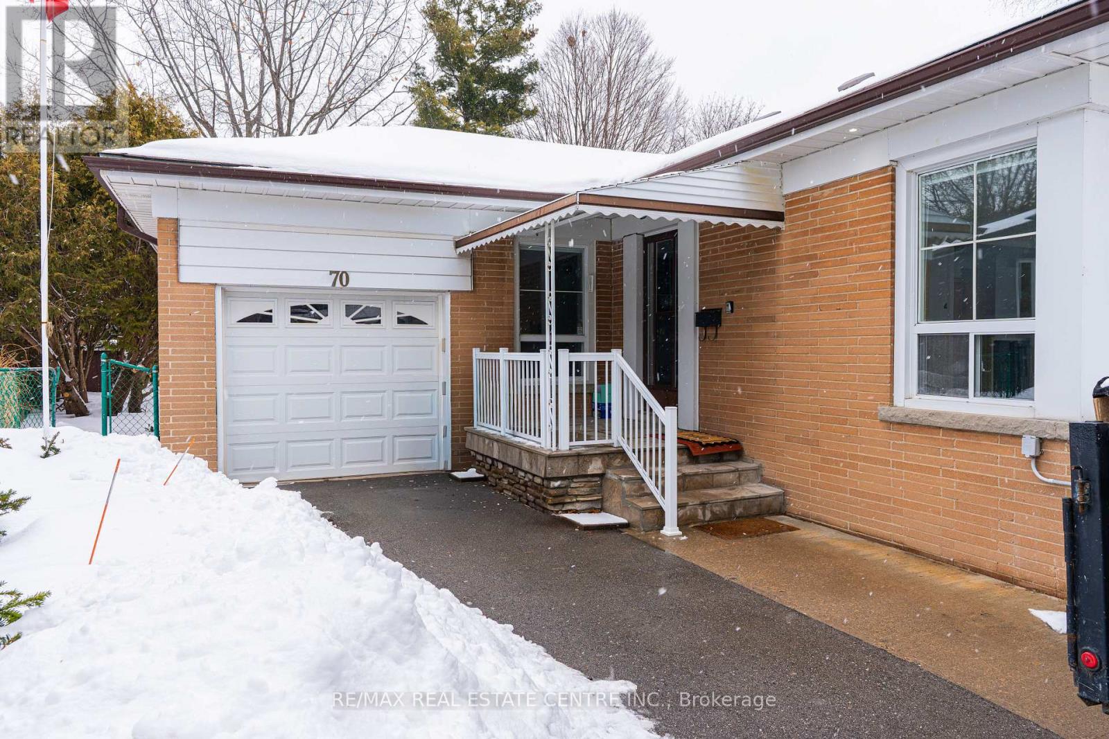 Apt B (Lower) - 70 Beaverbrook Avenue, Toronto, Ontario  M9B 2N6 - Photo 12 - W12810350