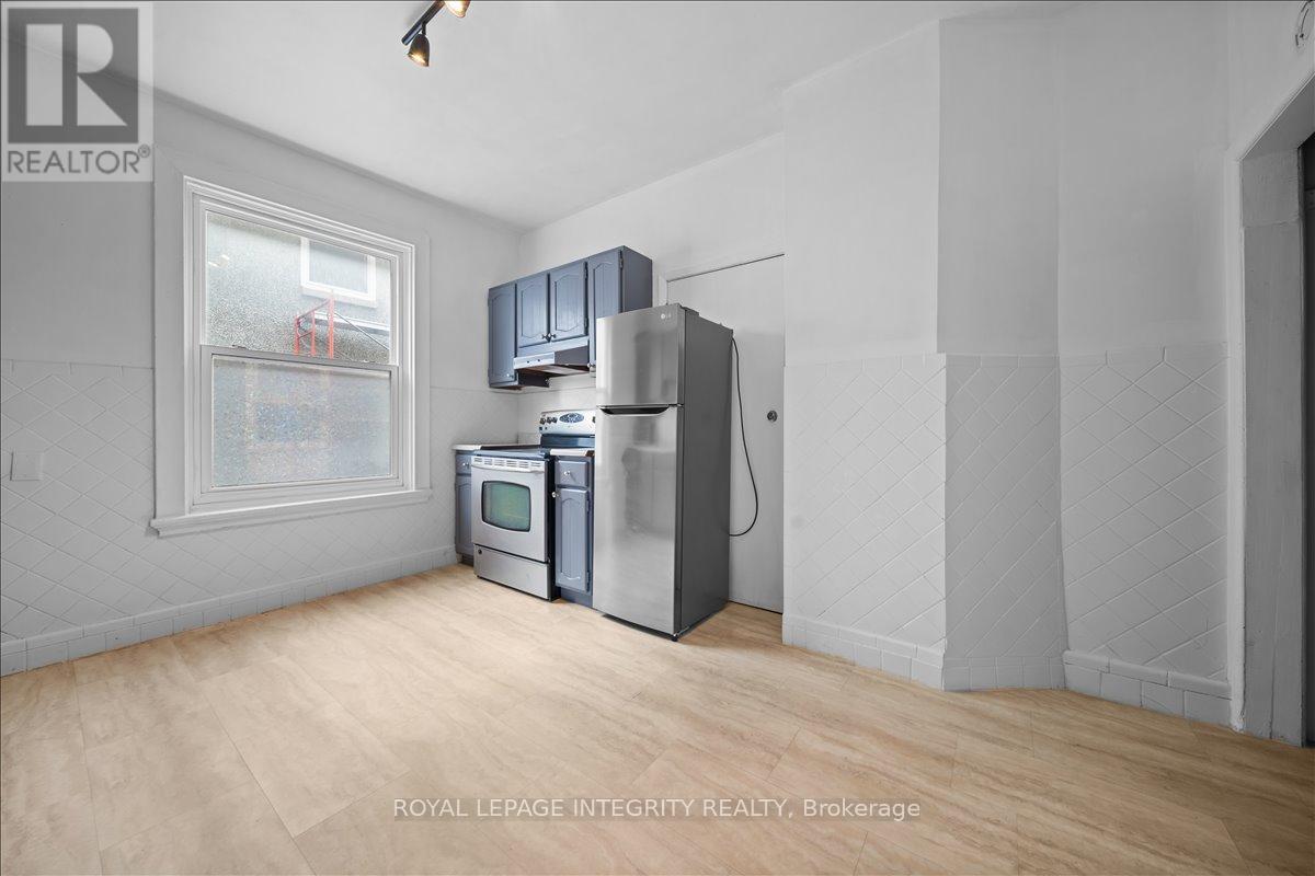 1 - 247 Flora Street, Ottawa, Ontario  K1R 5R8 - Photo 11 - X12838620