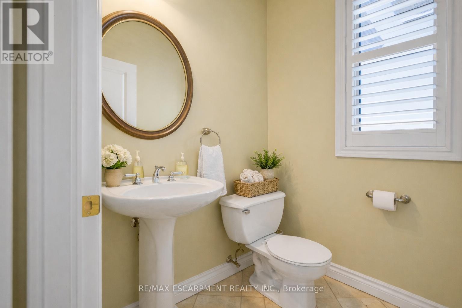 130 Dorchester Drive, Grimsby, Ontario  L3M 1A8 - Photo 15 - X12838456