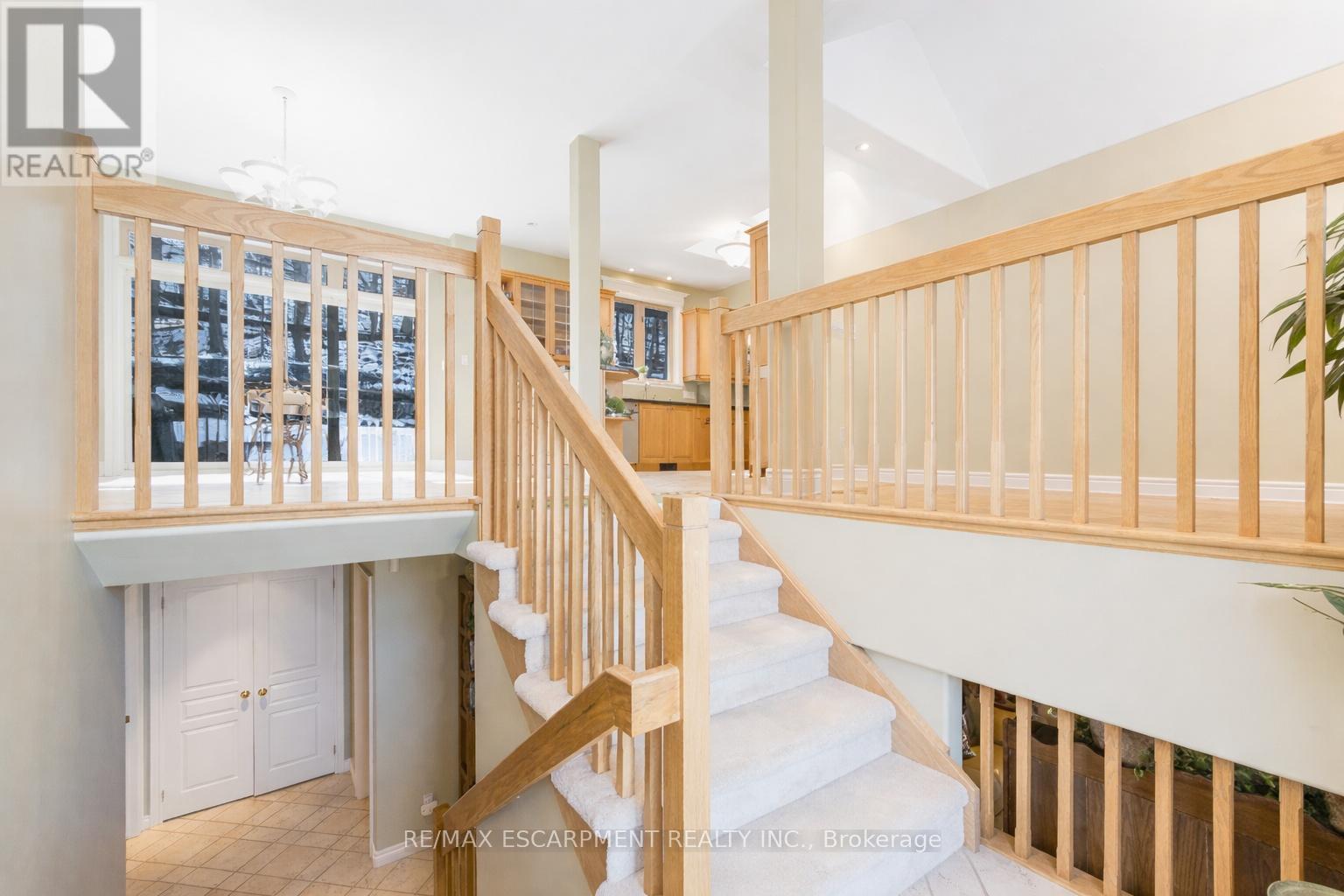 130 Dorchester Drive, Grimsby, Ontario  L3M 1A8 - Photo 23 - X12838456