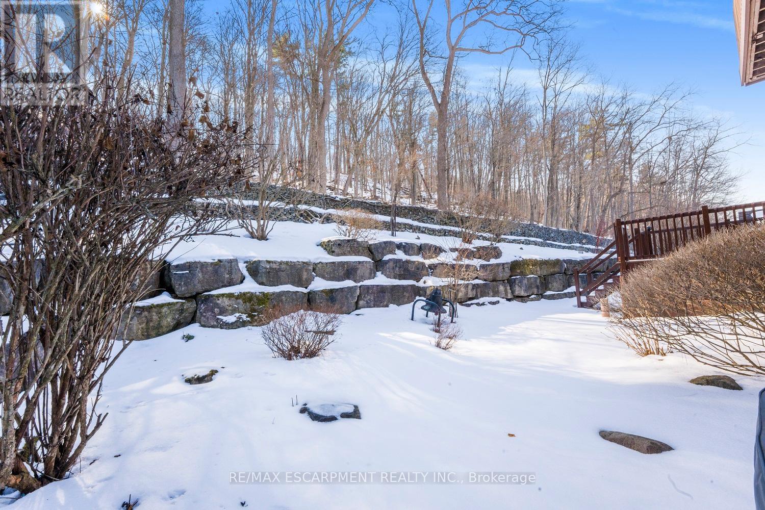 130 Dorchester Drive, Grimsby, Ontario  L3M 1A8 - Photo 30 - X12838456