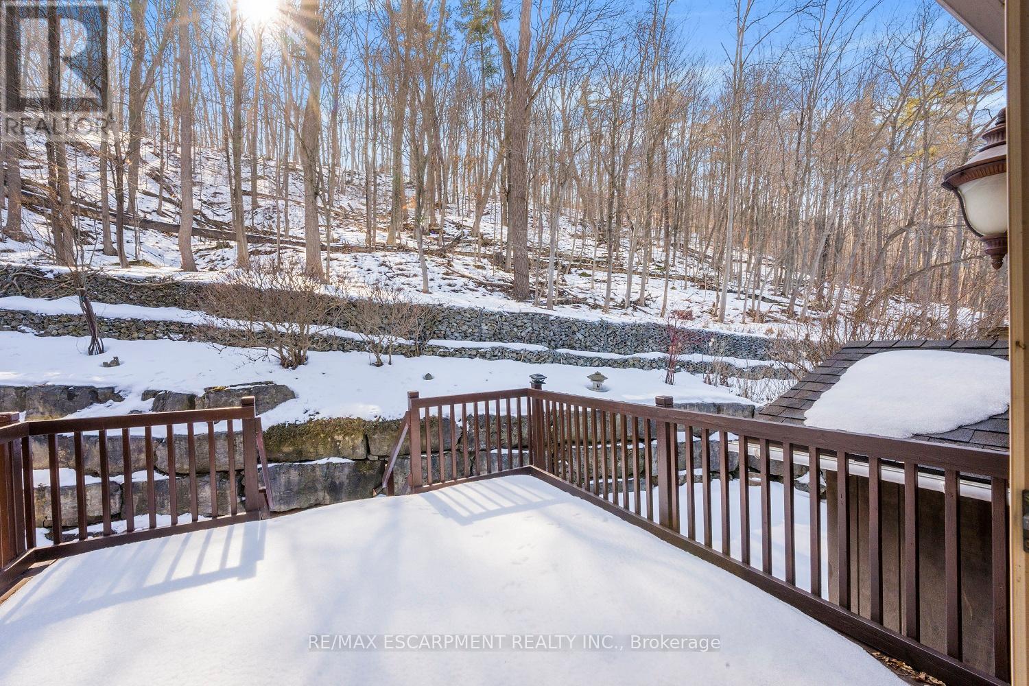 130 Dorchester Drive, Grimsby, Ontario  L3M 1A8 - Photo 33 - X12838456