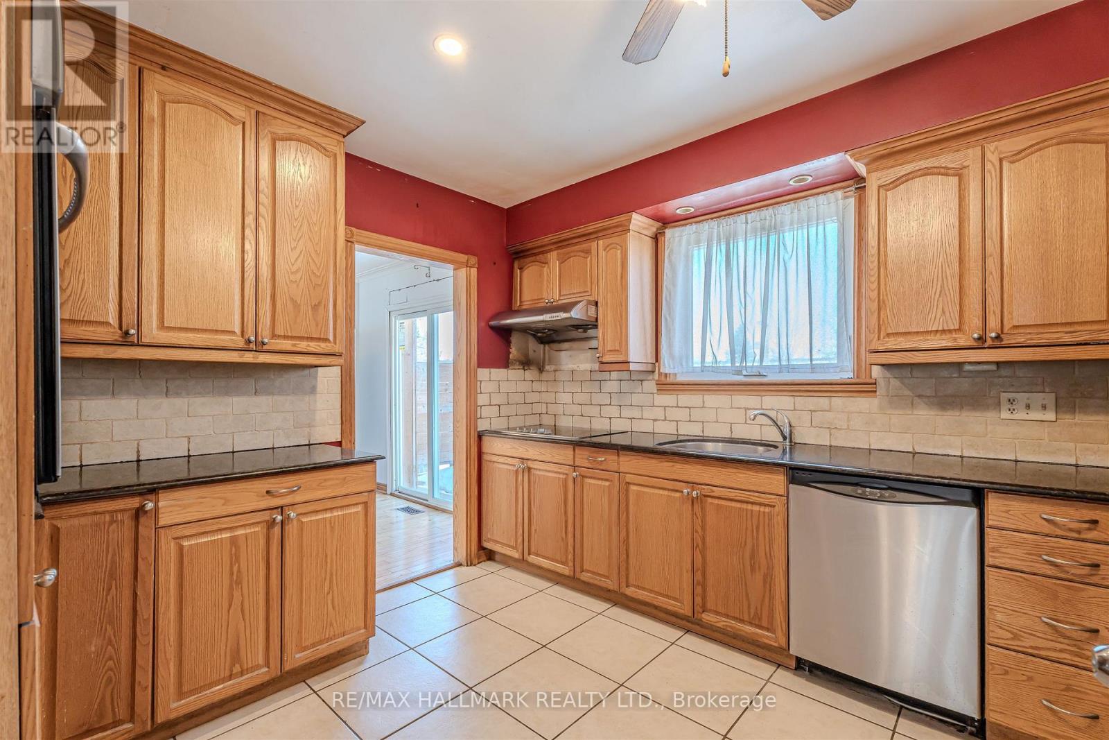 22 Kimbark Drive, Brampton, Ontario  L6X 2A1 - Photo 9 - W12823360