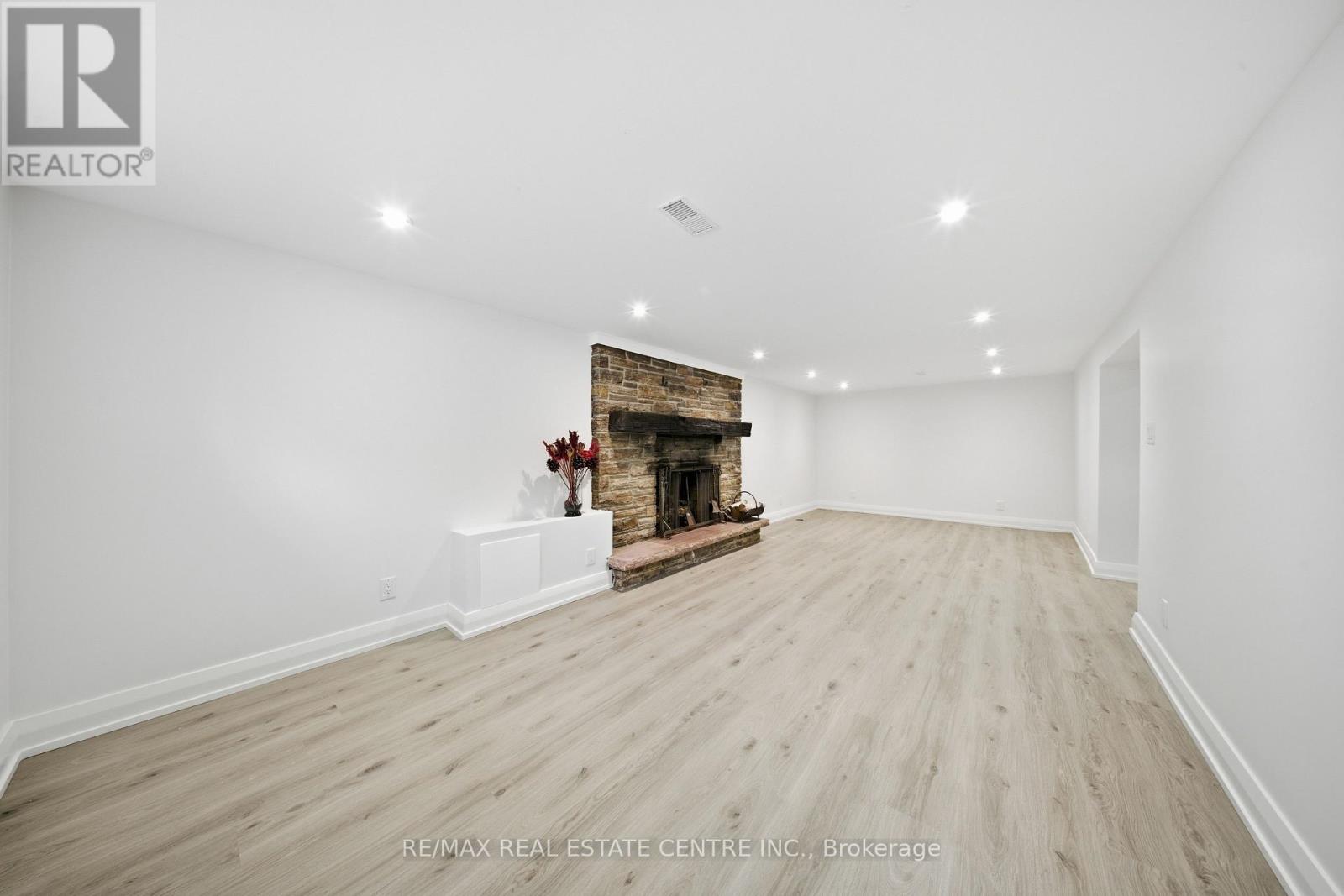 Apt B (Lower) - 70 Beaverbrook Avenue, Toronto, Ontario  M9B 2N6 - Photo 5 - W12810350