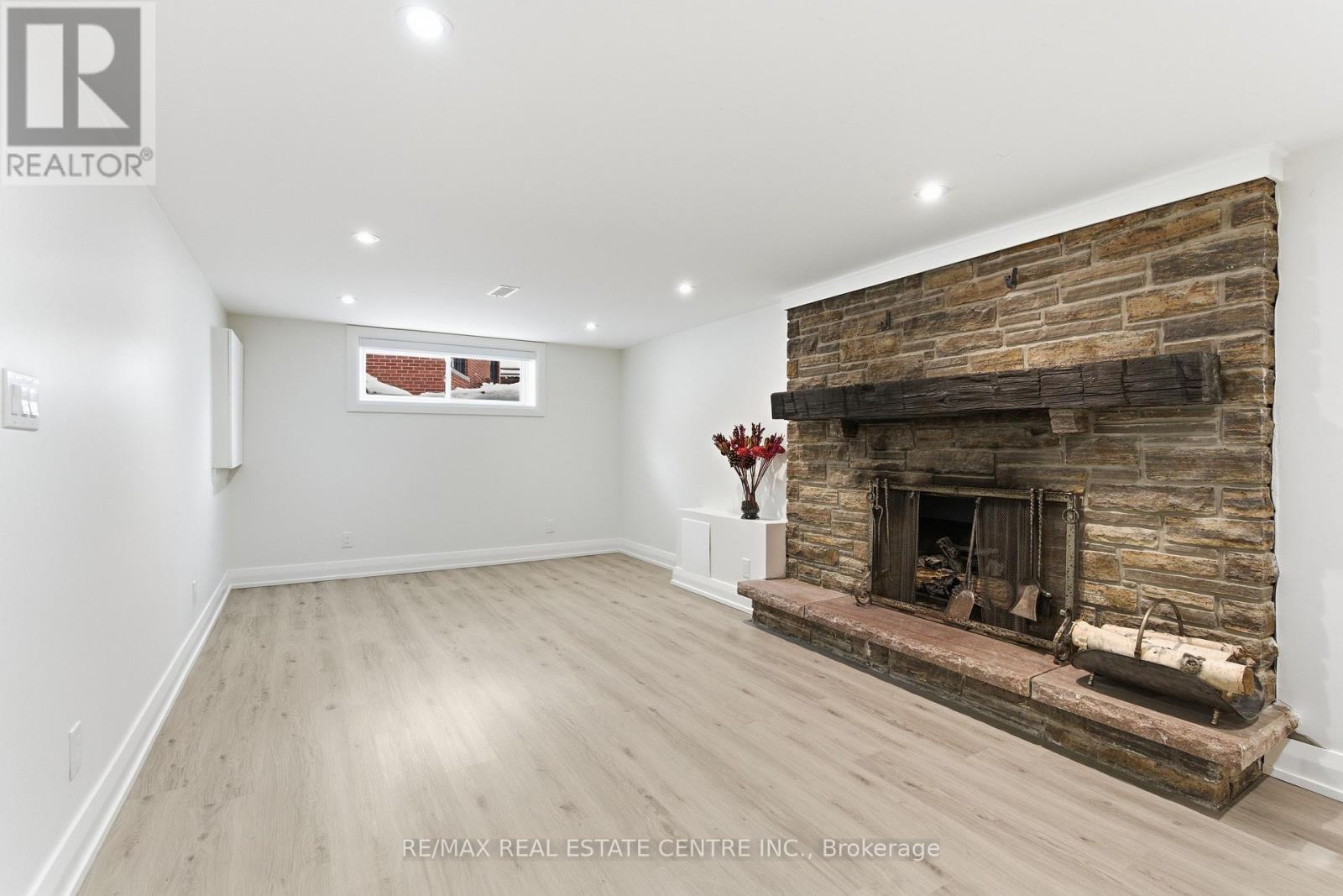 Apt B (Lower) - 70 Beaverbrook Avenue, Toronto, Ontario  M9B 2N6 - Photo 6 - W12810350