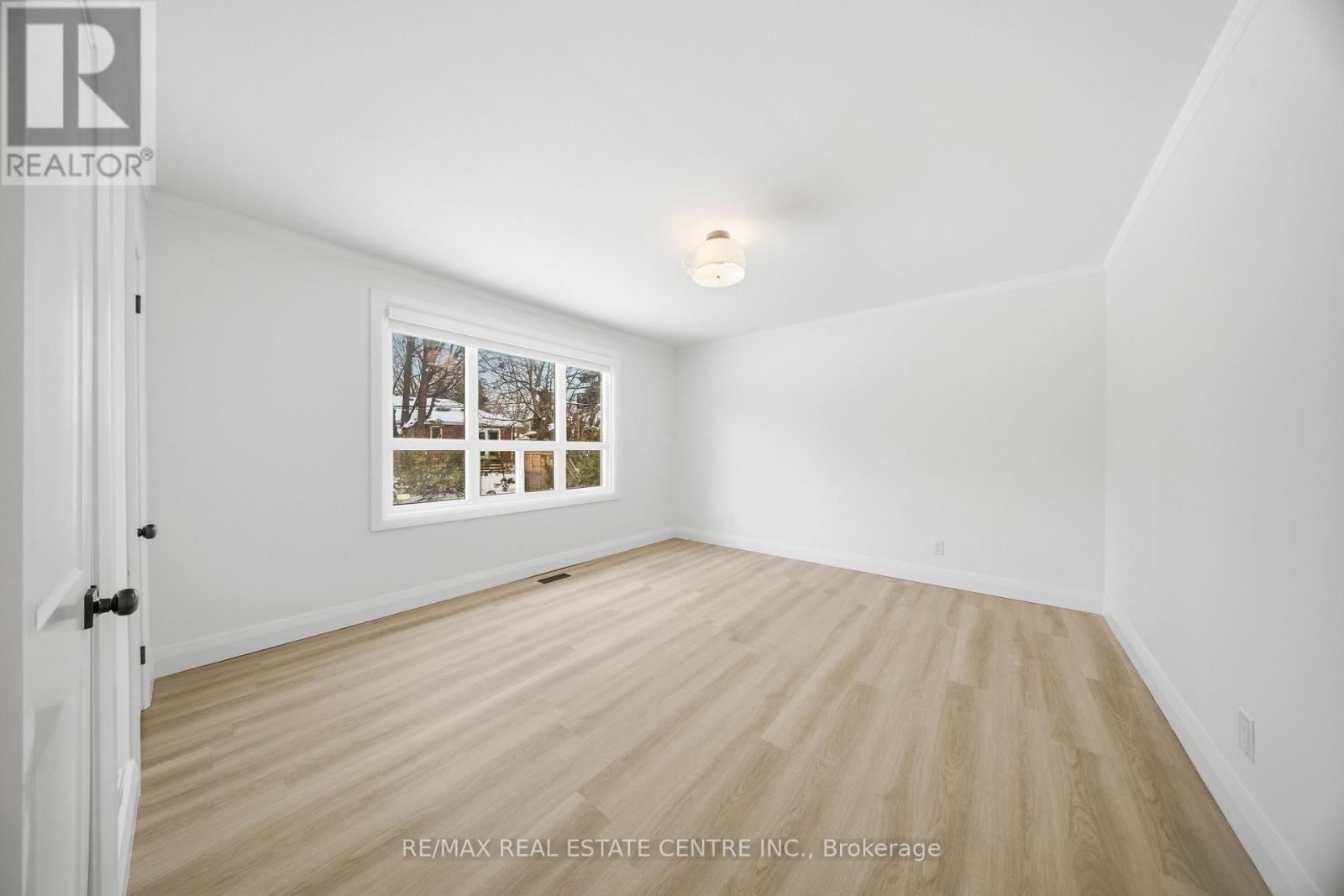 Apt. A (Upper) - 70 Beaverbrook Avenue, Toronto, Ontario  M9B 2N6 - Photo 10 - W12810348