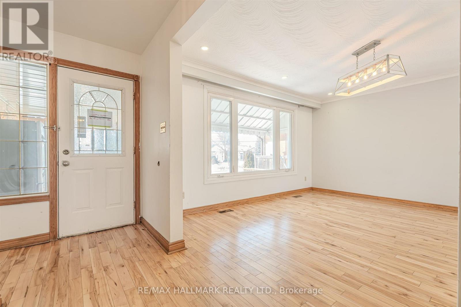 22 Kimbark Drive, Brampton, Ontario  L6X 2A1 - Photo 4 - W12823360