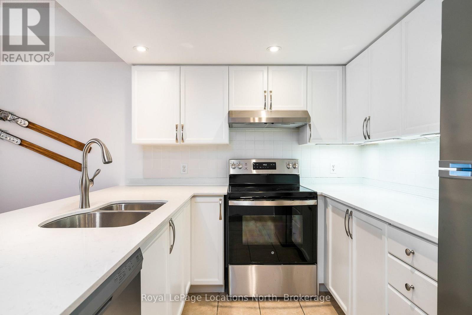 404 - 16 Raglan Street, Collingwood, Ontario  L9Y 4Y2 - Photo 18 - S12838652