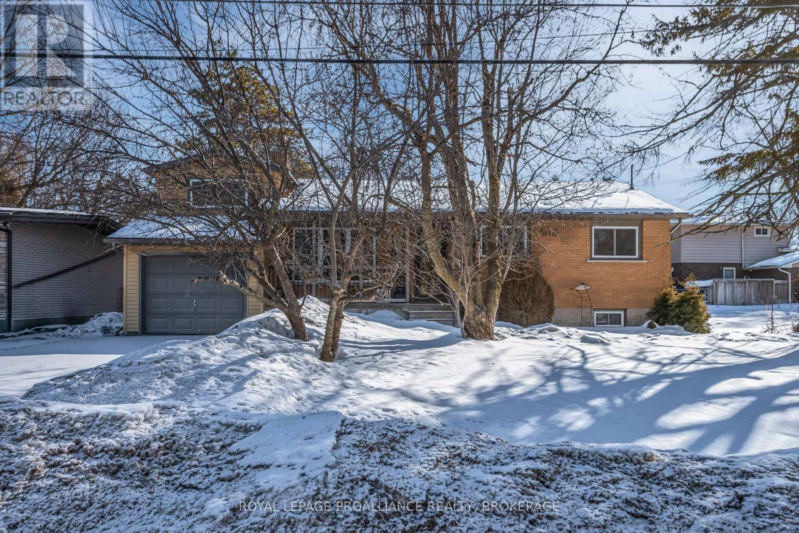 62 Montgomery Boulevard, Kingston (City Southwest), Ontario  K7M 3N6 - Photo 2 - X12838726