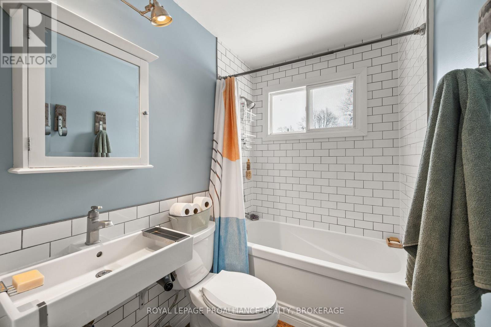 62 Montgomery Boulevard, Kingston (City Southwest), Ontario  K7M 3N6 - Photo 22 - X12838726