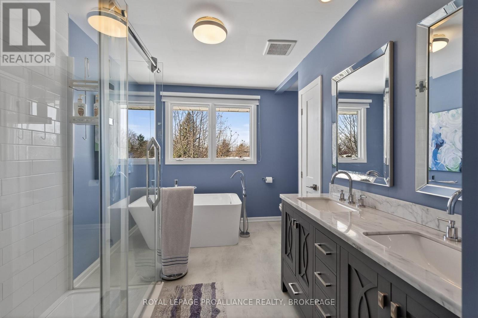 745 Sussex Boulevard, Kingston (South Of Taylor-Kidd Blvd), Ontario  K7M 5B4 - Photo 18 - X12838794