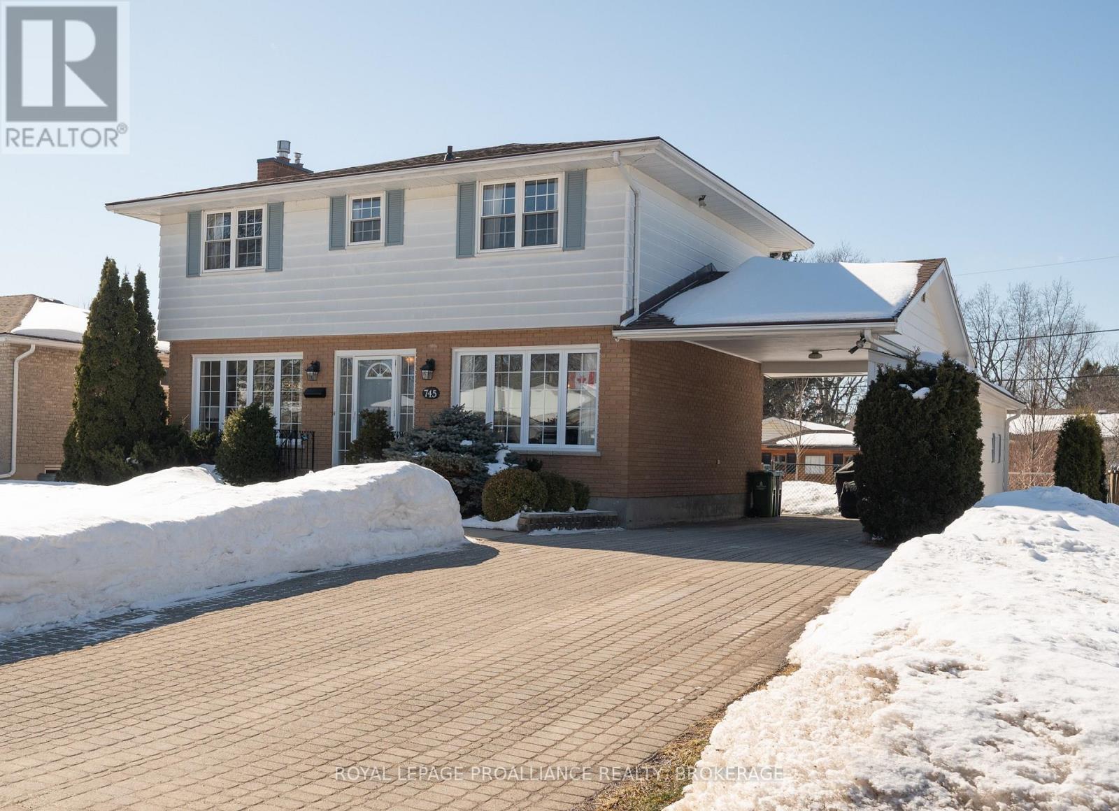 745 Sussex Boulevard, Kingston (South Of Taylor-Kidd Blvd), Ontario  K7M 5B4 - Photo 2 - X12838794