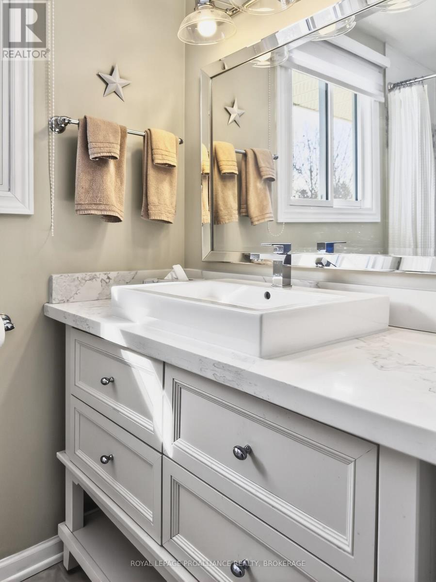 745 Sussex Boulevard, Kingston (South Of Taylor-Kidd Blvd), Ontario  K7M 5B4 - Photo 23 - X12838794