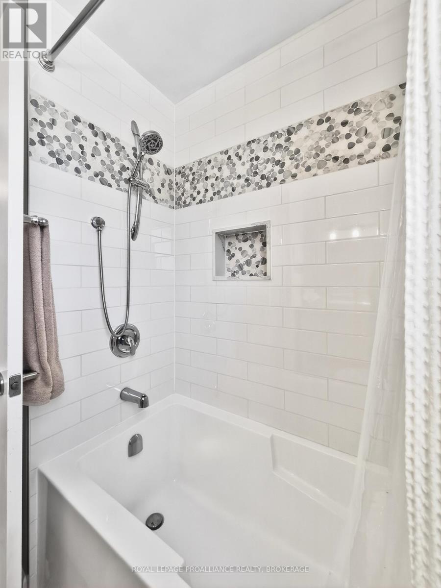 745 Sussex Boulevard, Kingston (South Of Taylor-Kidd Blvd), Ontario  K7M 5B4 - Photo 24 - X12838794