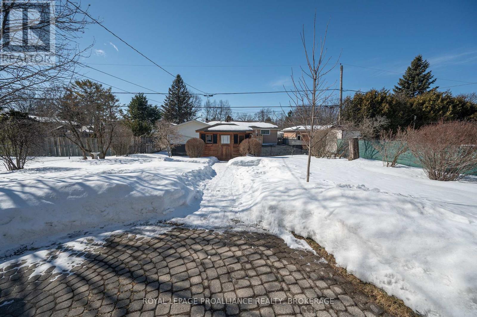 745 Sussex Boulevard, Kingston (South Of Taylor-Kidd Blvd), Ontario  K7M 5B4 - Photo 32 - X12838794